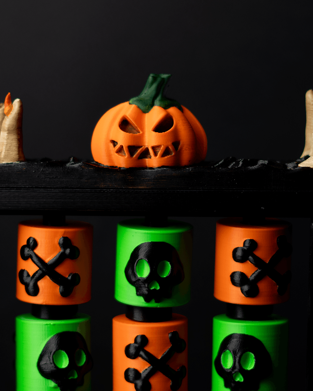 Halloween Tic-Tac-Toe – Skull & Crossbones Game Set