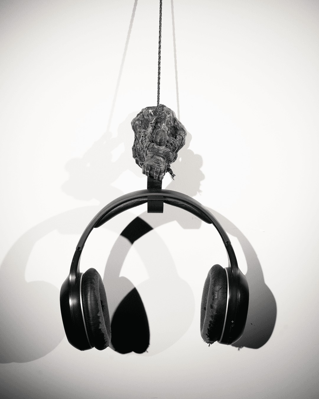 Abseiling Soldier Gaming Controller & Headset Holder