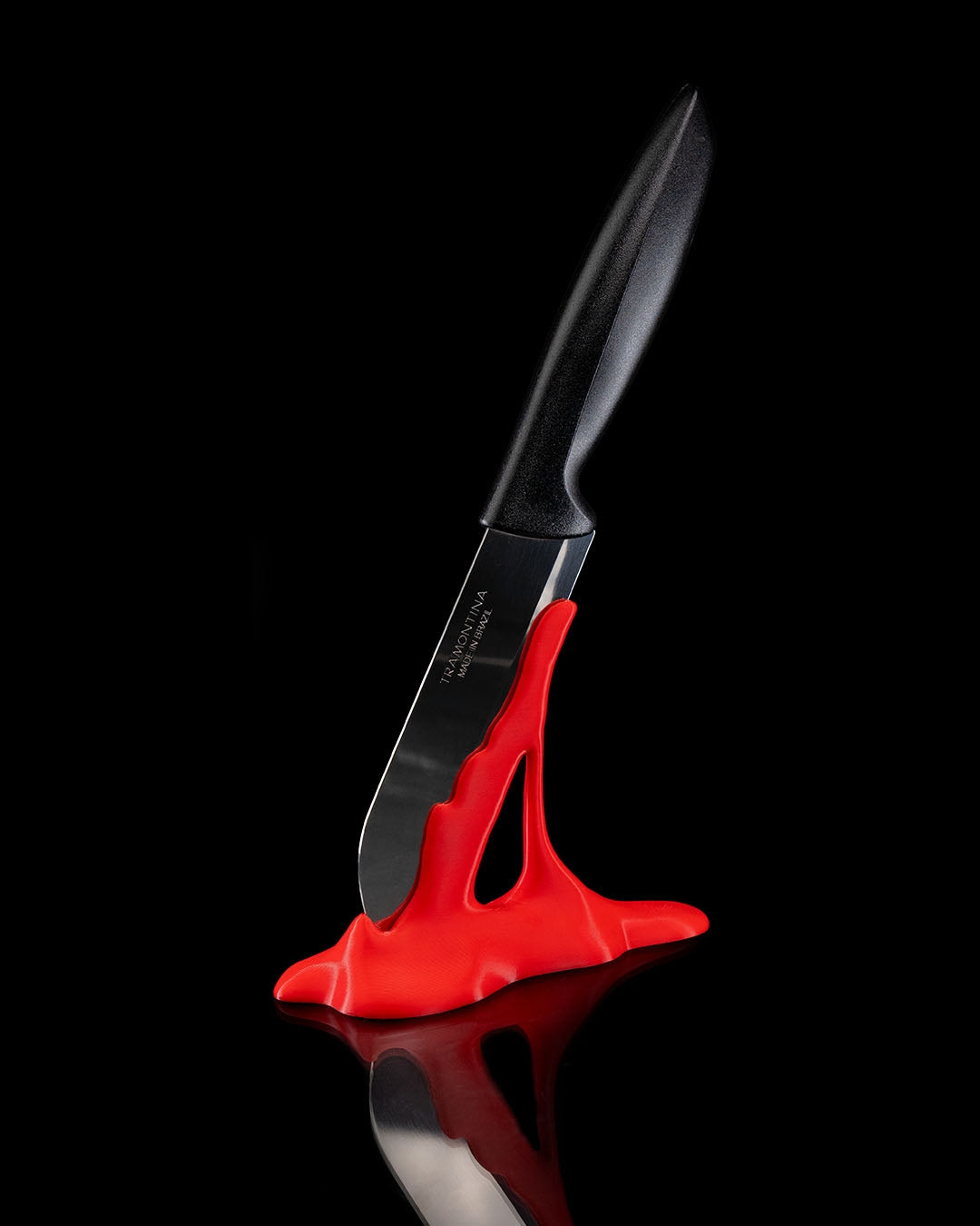 Bloody Knife Holder Stand – Horror Kitchen Decor | Creepy Halloween Prop | 3D Printed Bloody Drip Knife Stand for Scary Party