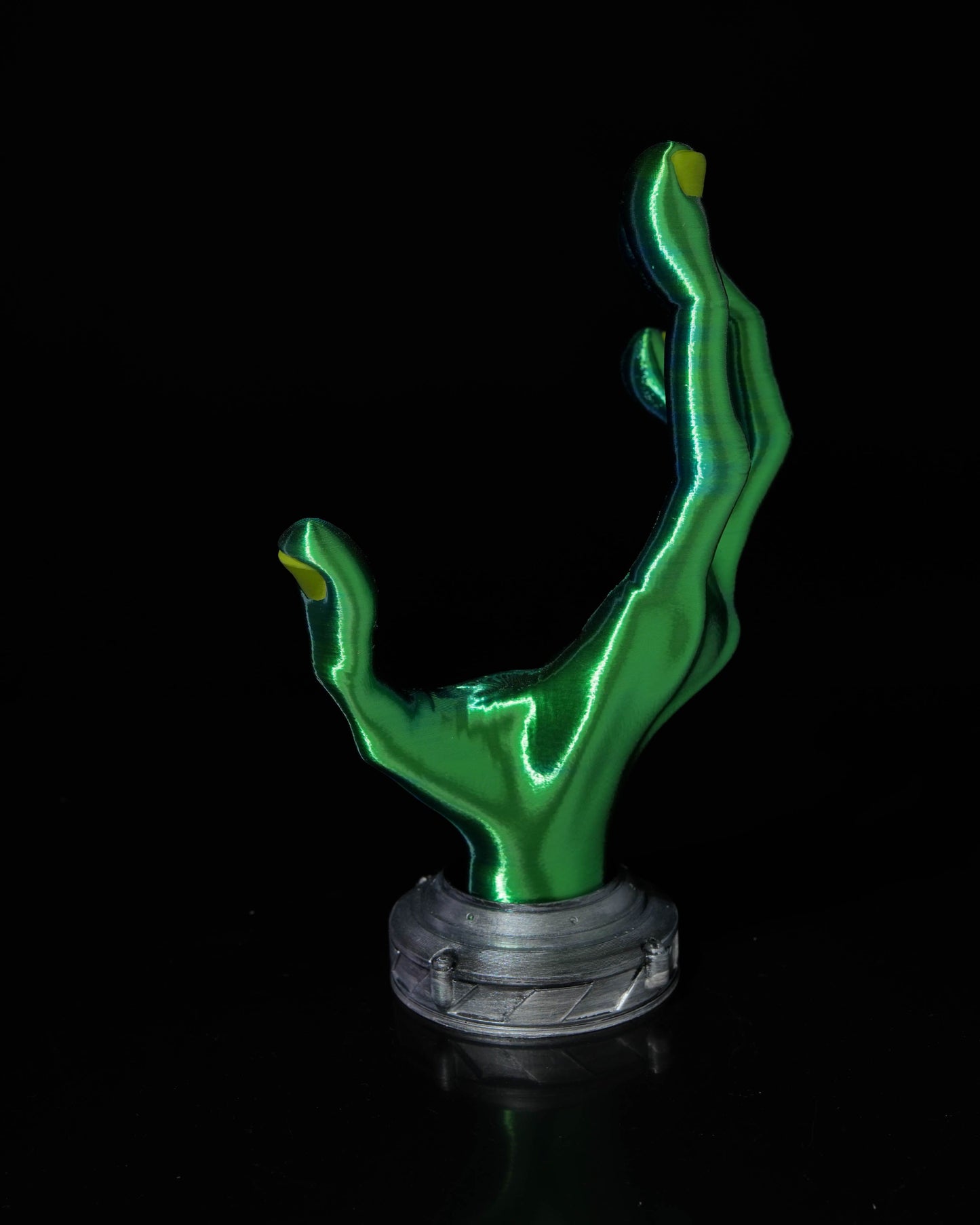 4-Finger Alien Hand Gaming Controller Holder Stand