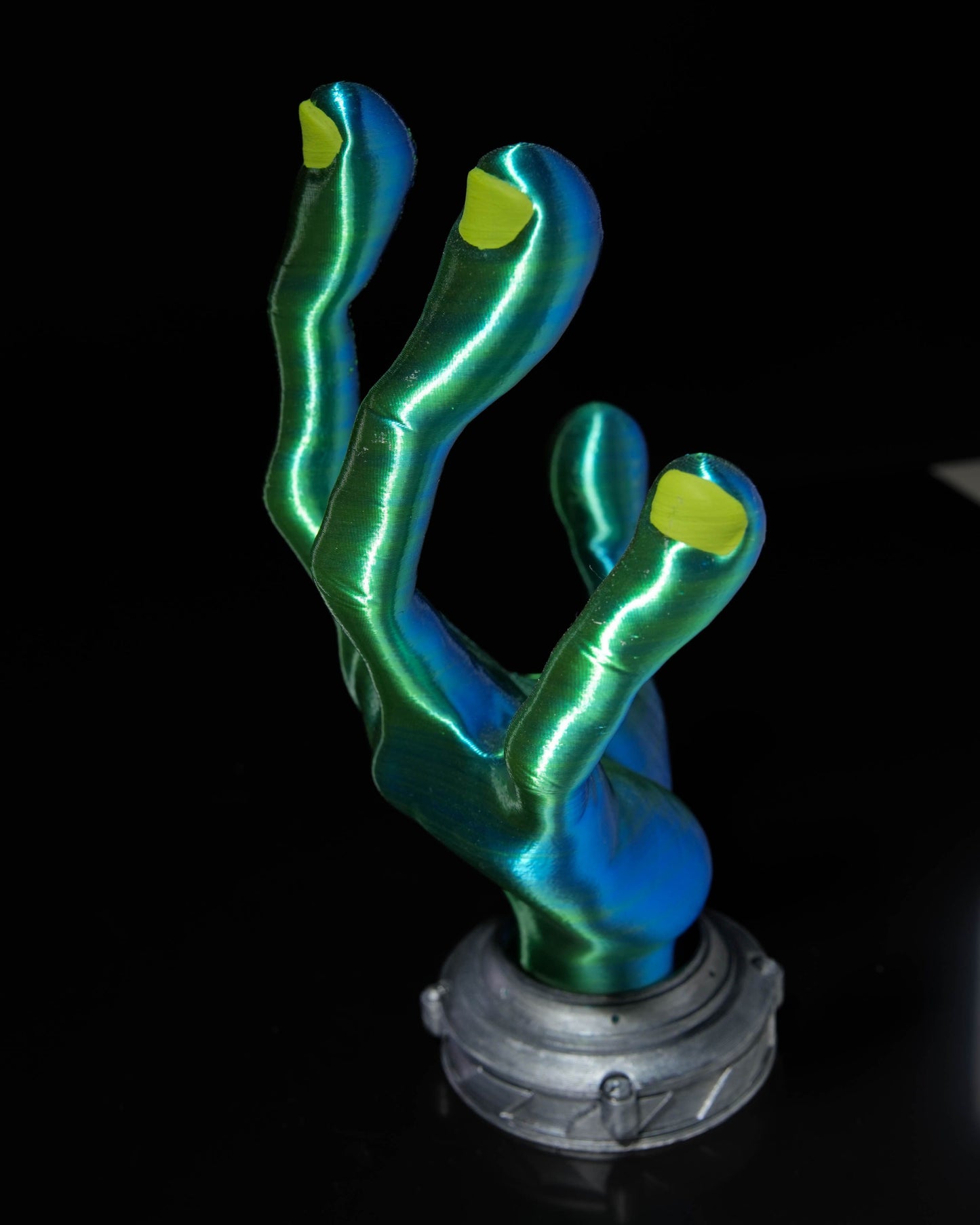 4-Finger Alien Hand Gaming Controller Holder Stand
