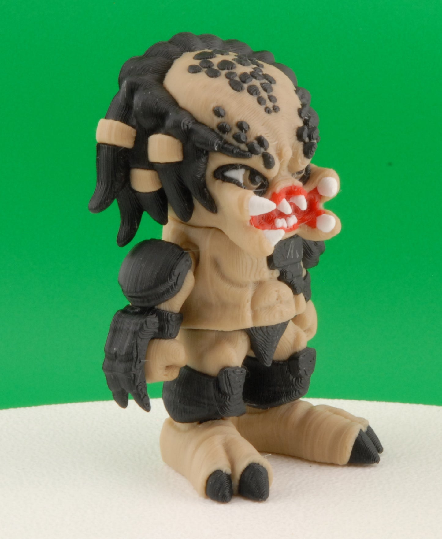 Predator Figure – Articulated Horror Sci-Fi Collectible | 3D Printed Predator Toy | Alien Hunter Keychain or Display Figurine