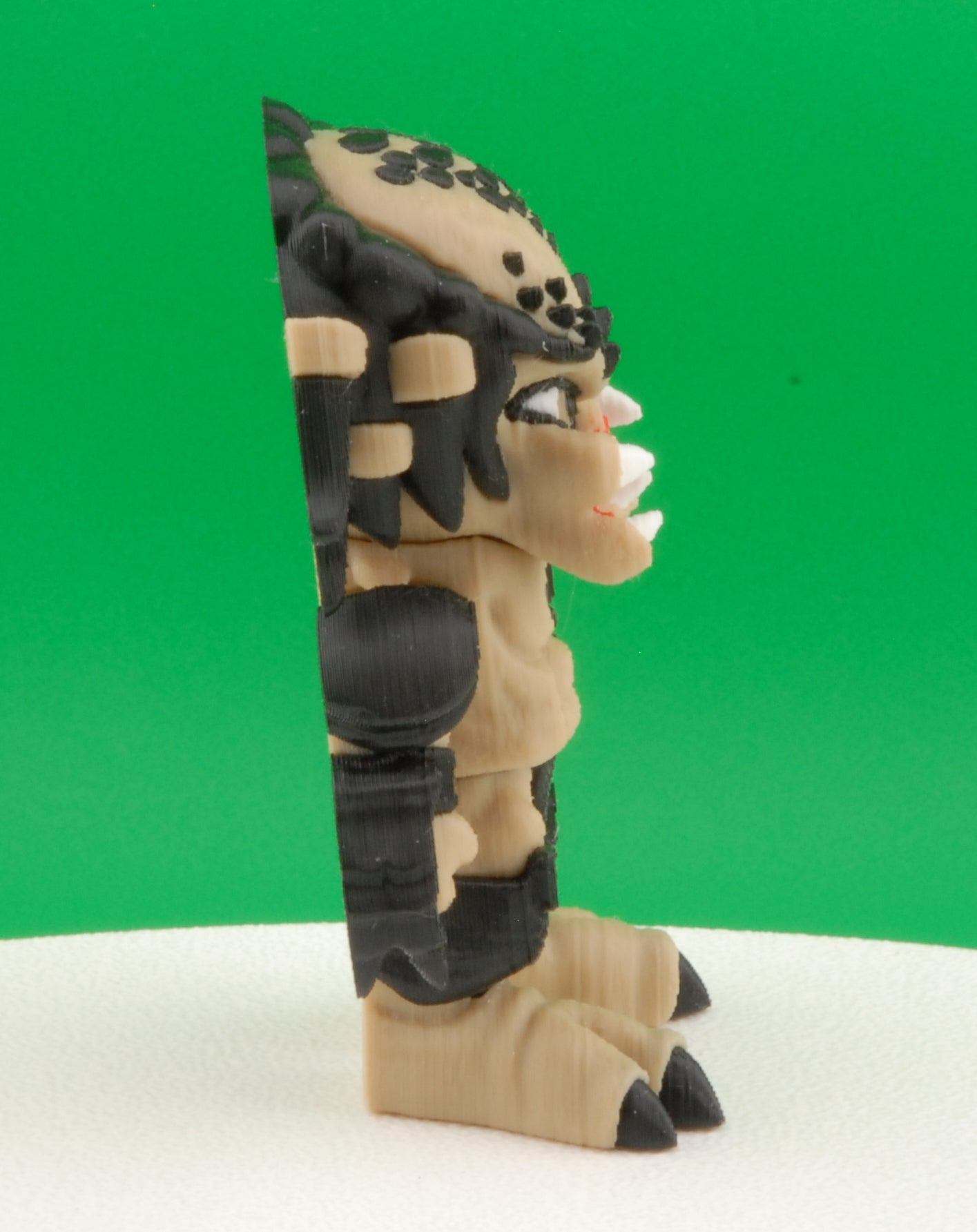 Predator Figure – Articulated Horror Sci-Fi Collectible | 3D Printed Predator Toy | Alien Hunter Keychain or Display Figurine