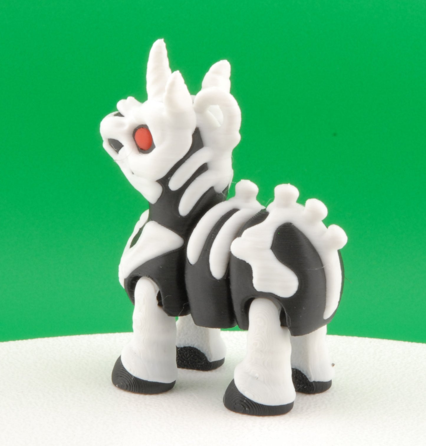 Skeleton Unicorn – Articulated Halloween Figure | 3D Printed Fantasy Horror Collectible | Creepy Unicorn Keychain or Figurine