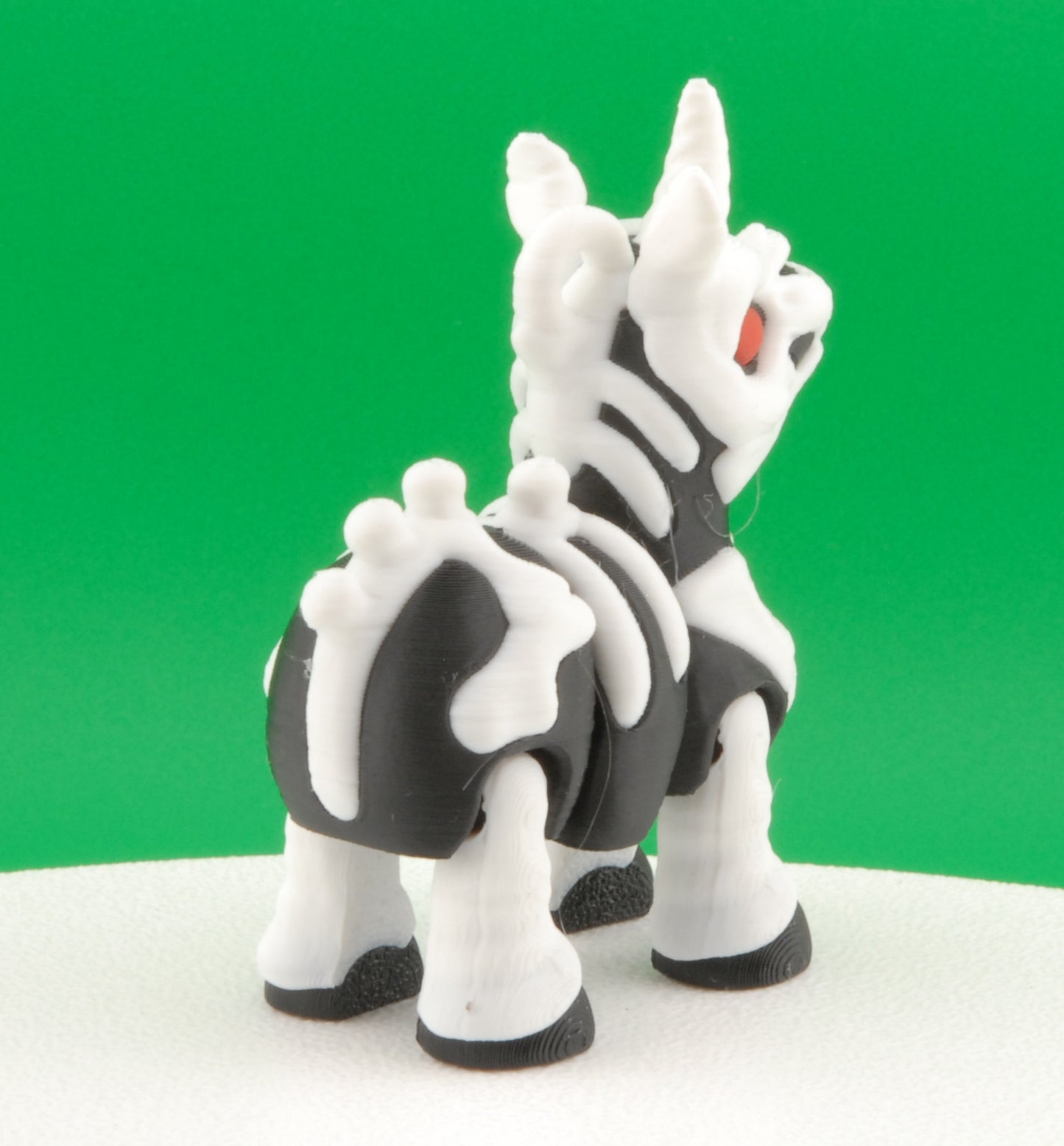Skeleton Unicorn – Articulated Halloween Figure | 3D Printed Fantasy Horror Collectible | Creepy Unicorn Keychain or Figurine