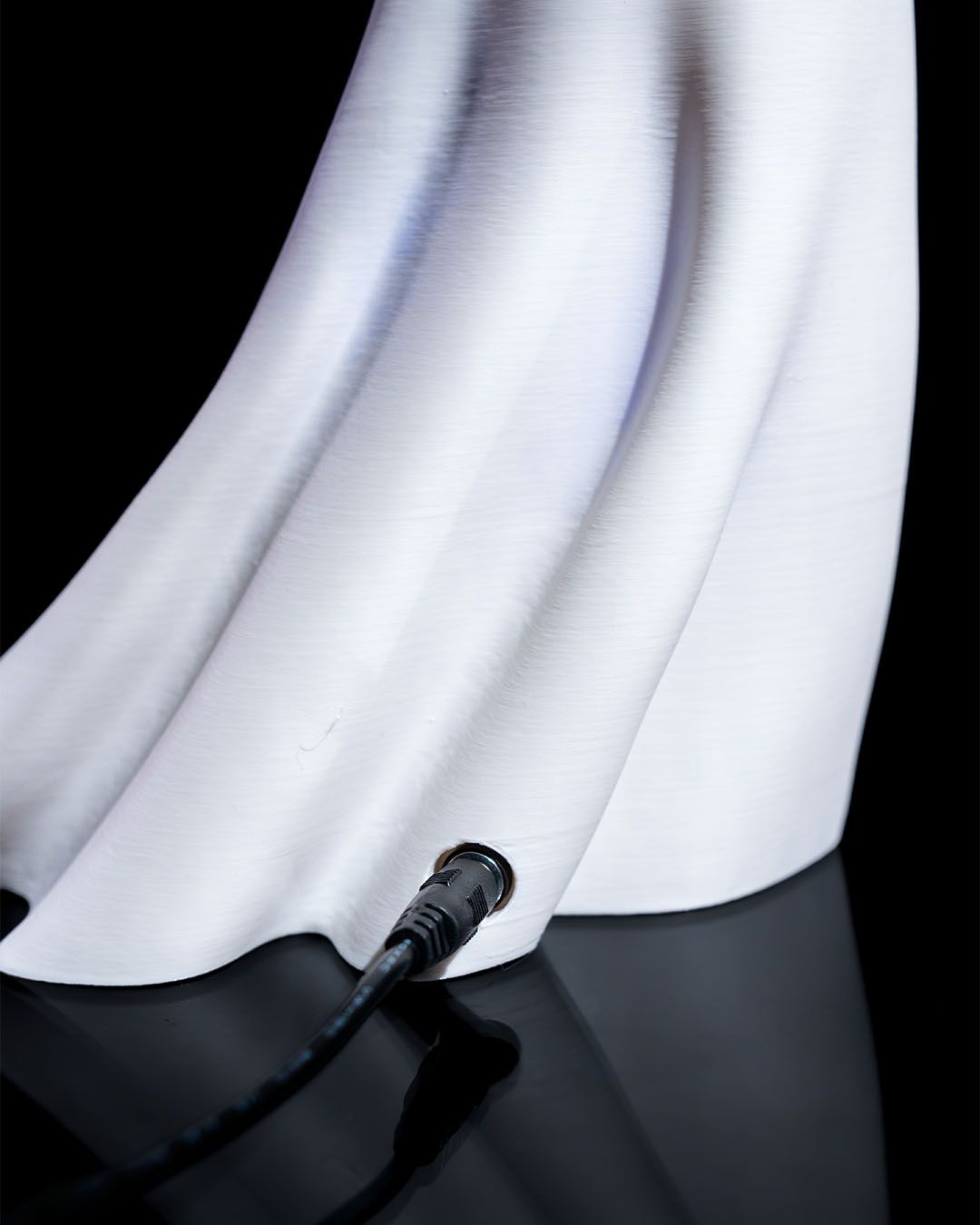 Ghostly Presence Halloween Light – Spooky Ghost Lamp with Wall Projection | 3D Printed Haunted House Décor Night Light