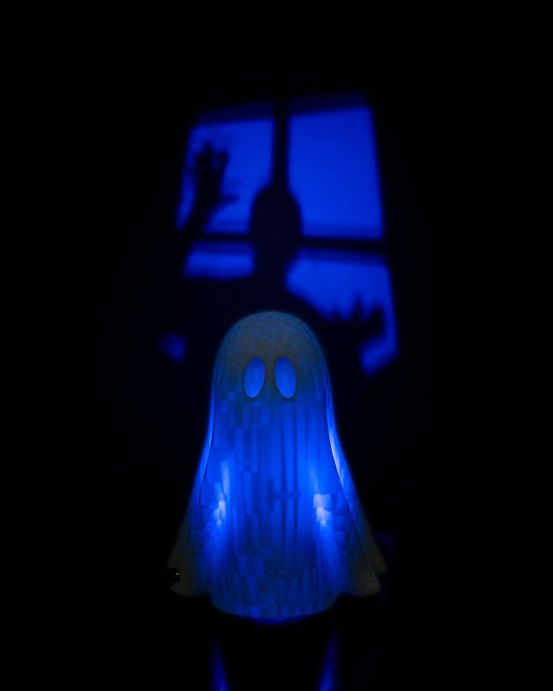 Ghostly Presence Halloween Light – Spooky Ghost Lamp with Wall Projection | 3D Printed Haunted House Décor Night Light