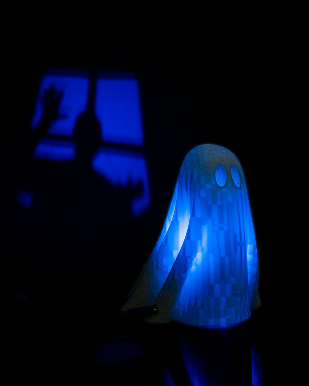 Ghostly Presence Halloween Light – Spooky Ghost Lamp with Wall Projection | 3D Printed Haunted House Décor Night Light
