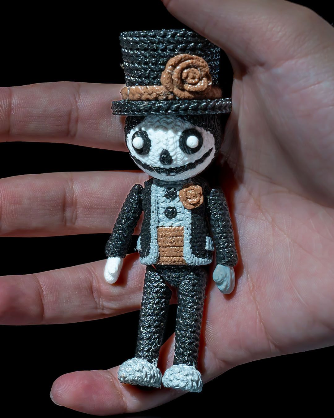 Knitted Love Skeleton Couple Figurines