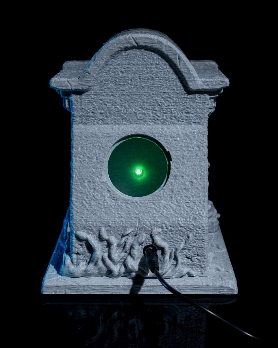Haunted Tombstone Halloween Light – Grim Reaper Projection Lamp | 3D Printed Spooky Graveyard Décor with LED Glow