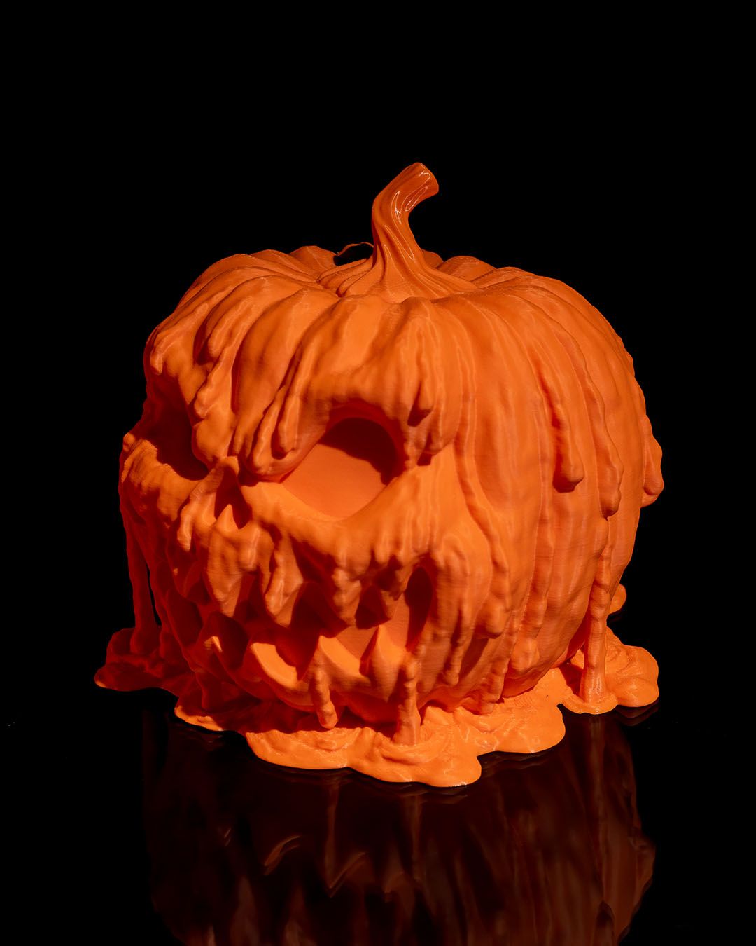 Carved Pumpkin Halloween Light – Creepy Jack-o’-Lantern Lamp | 3D Printed Spooky Pumpkin Décor with Glowing Projection