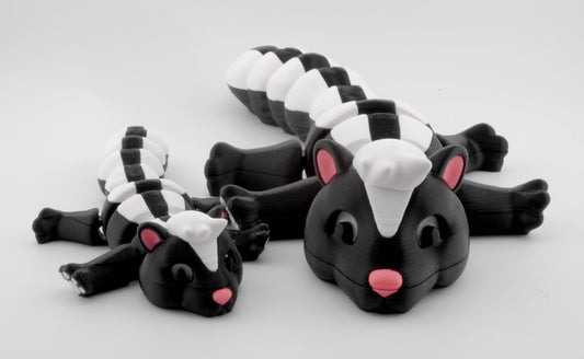 Stinker the Skunk – 3D Printed Articulated Trash Animal | Cute Skunk Figure | Fusion Layer 3D Woodland Collection (2 Sizes + Base Options)