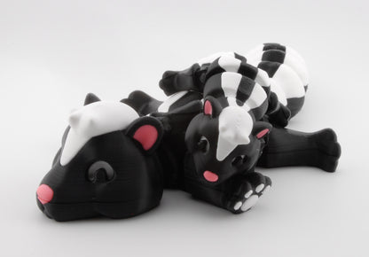 Stinker the Skunk – 3D Printed Articulated Trash Animal | Cute Skunk Figure | Fusion Layer 3D Woodland Collection (2 Sizes + Base Options)