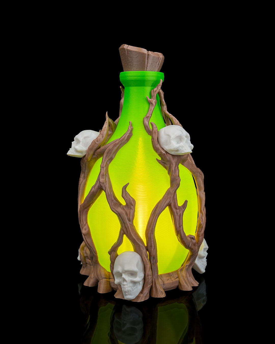 Deadly Sip Table Lamp – Halloween Skull & Potion Bottle Light | Spooky Gothic Home Decor (22 cm)