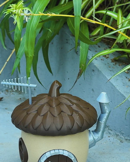Acorn Haven – Nature-Inspired Bird House for the Outdoors