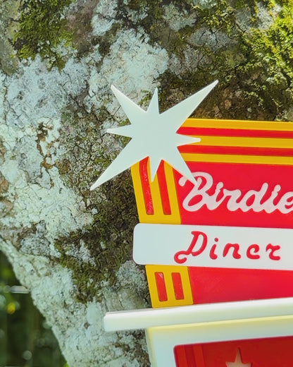 Birdie Diner – Retro-Style Bird Feeder for Backyard Guests