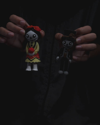 Knitted Love Skeleton Couple Figurines