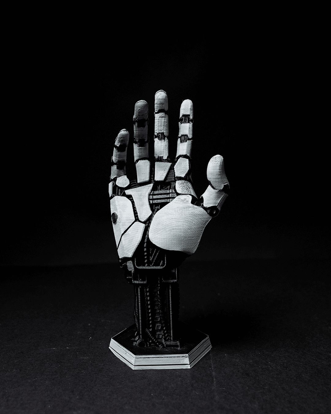 cybernetic hand controller holder – 3d printed futuristic robotic stand | gaming accessory for ps5 & xbox