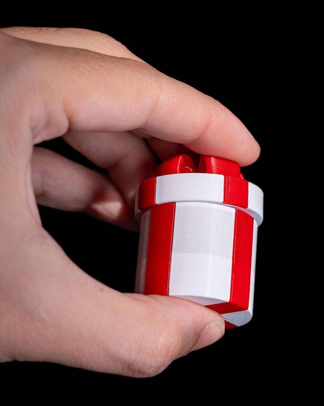 Christmas Gift Box Fidget Toy – Red and White Present Fidget for Holiday Stress Relief - Image 5