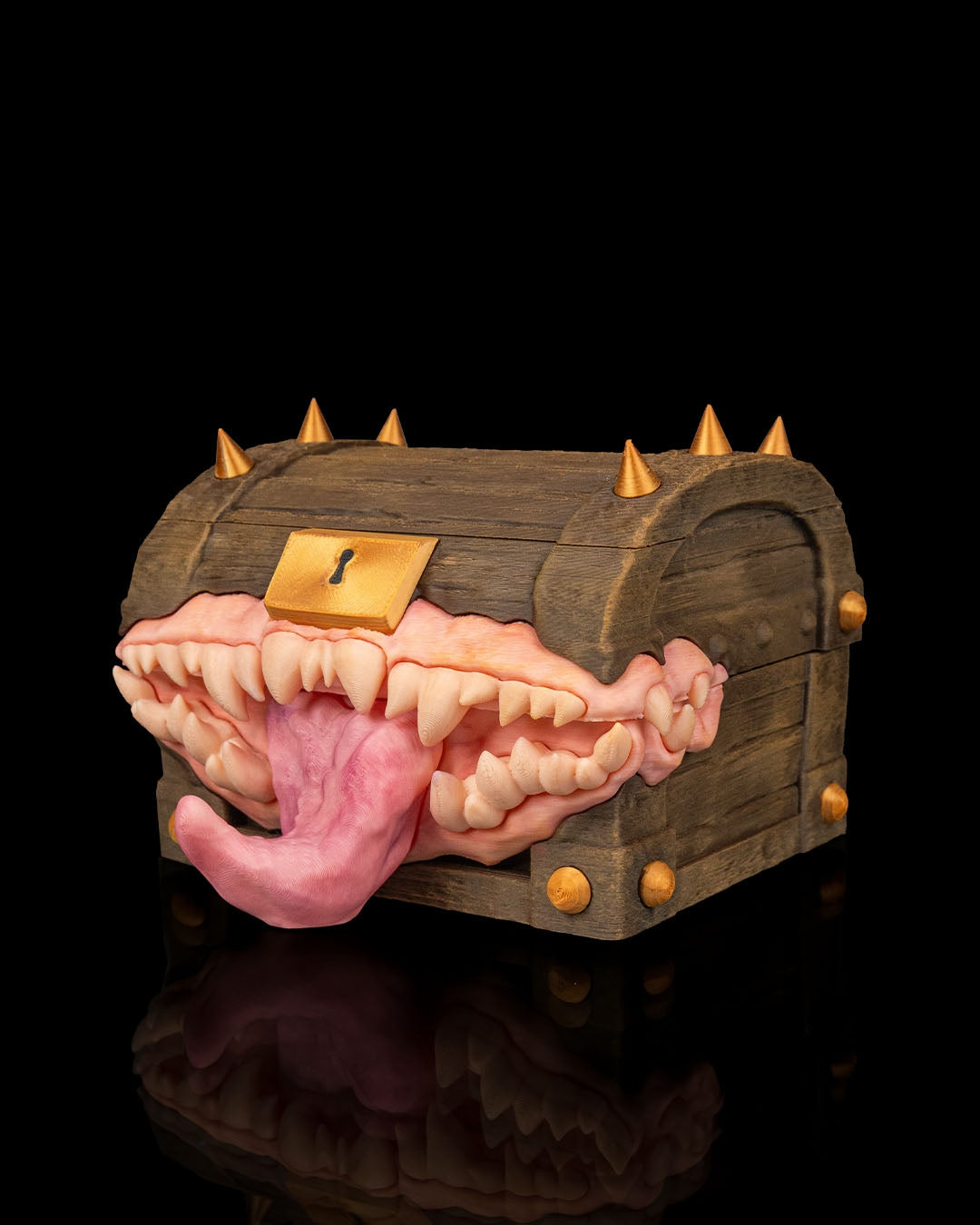 greedy chest monster deck box – 3d printed card storage with fangs & tongue | fantasy tcg box for magic, pokémon & yu gi oh!