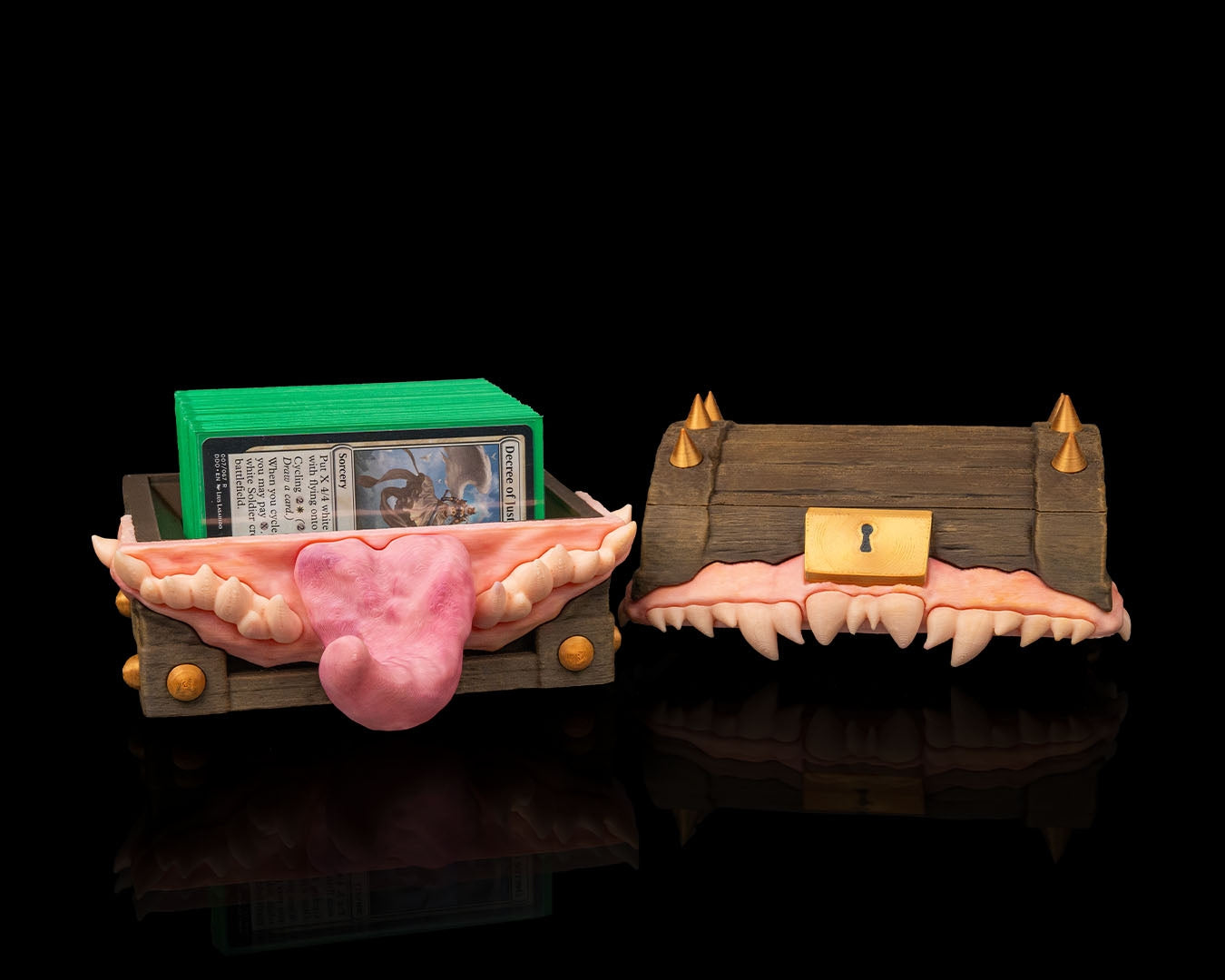 greedy chest monster deck box – 3d printed card storage with fangs & tongue | fantasy tcg box for magic, pokémon & yu gi oh!