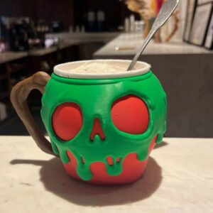 poison apple ice cream pint holder – 3d printed cozy with skull design | spooky fairytale cup | left or right handle