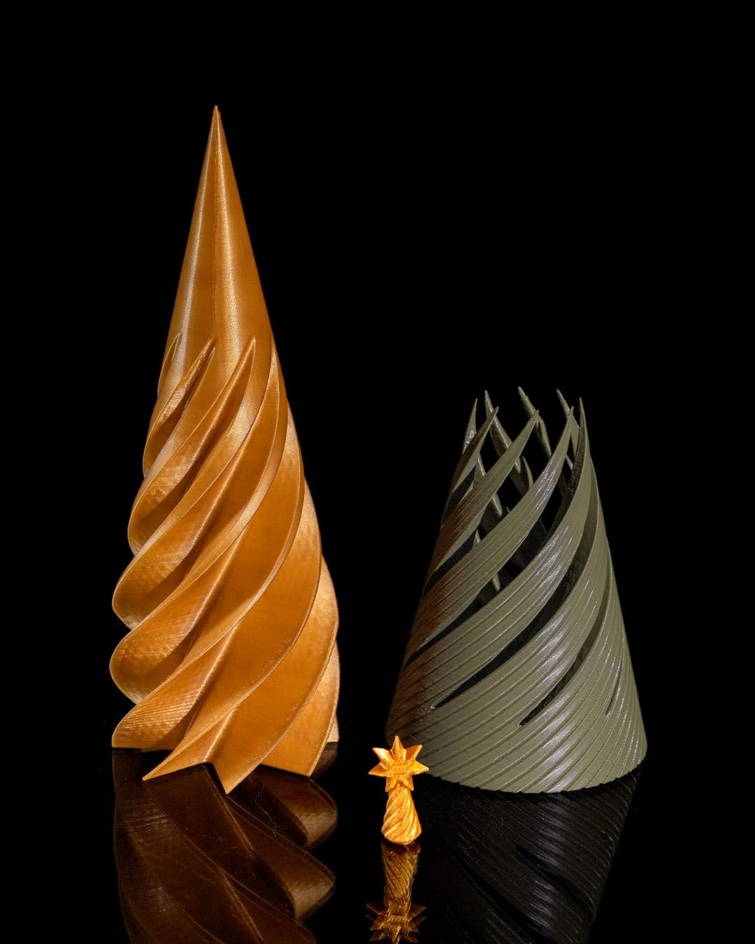 Endless Swirling Tree – 3D Printed Christmas Tree Decoration with Removable Star Topper - Image 3