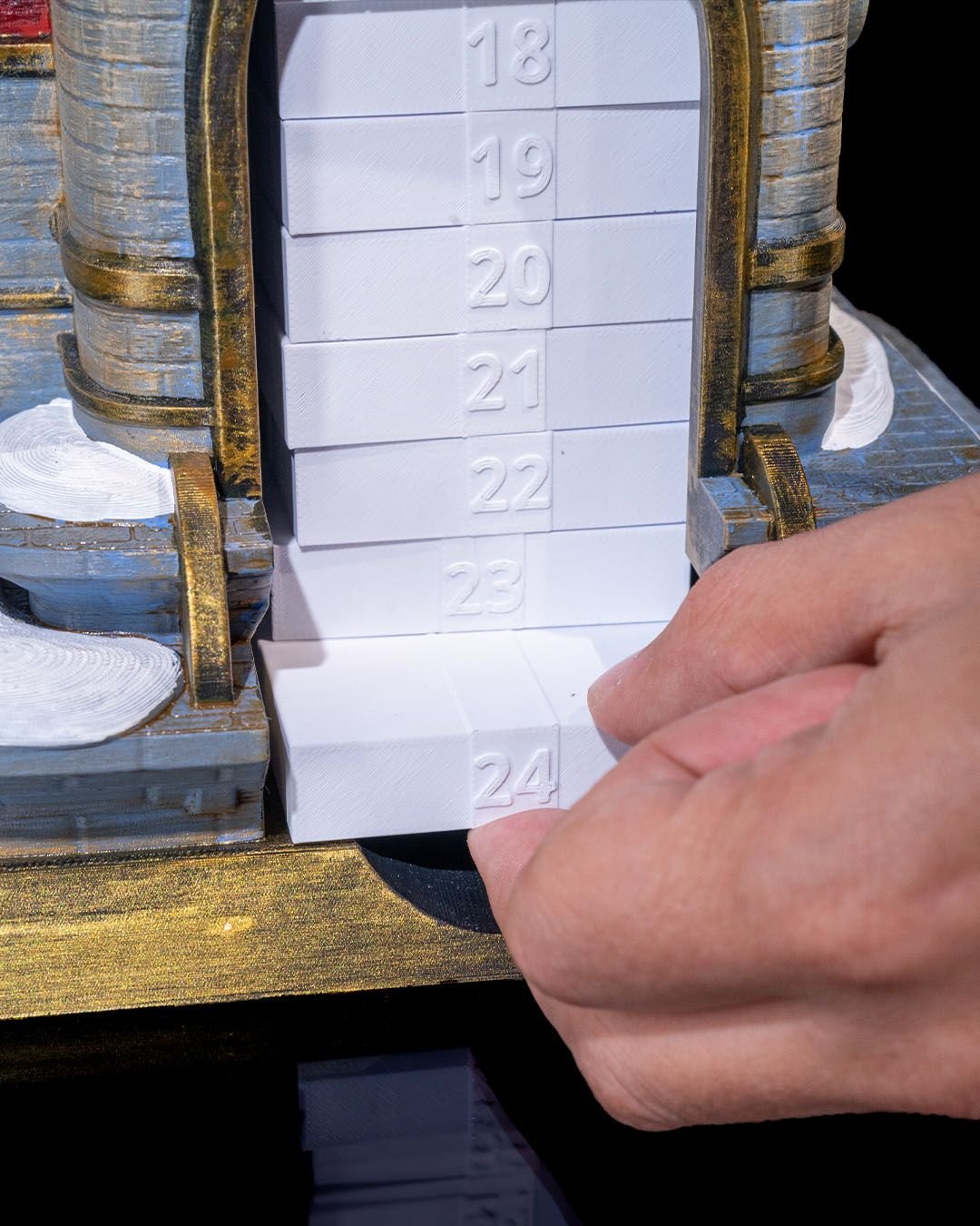 Gift Maker Countdown Tower – 3D Printed Christmas Advent Calendar - Image 3