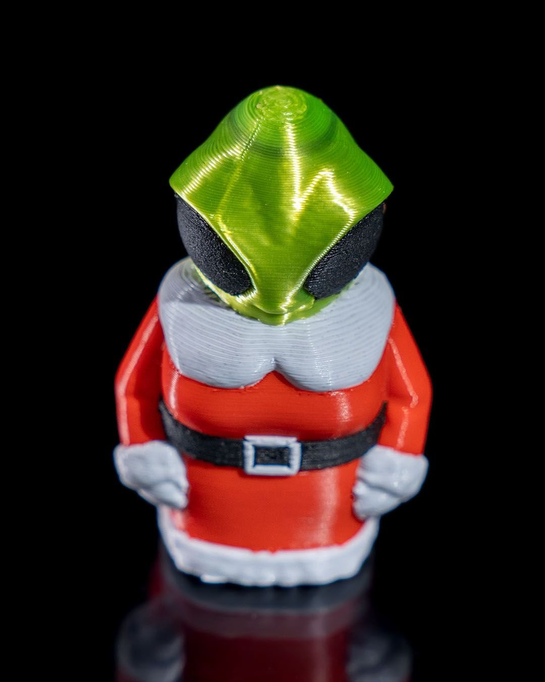Mrs. San E.T. Claus Ornament – 3D Printed Christmas Alien Figure - Image 4