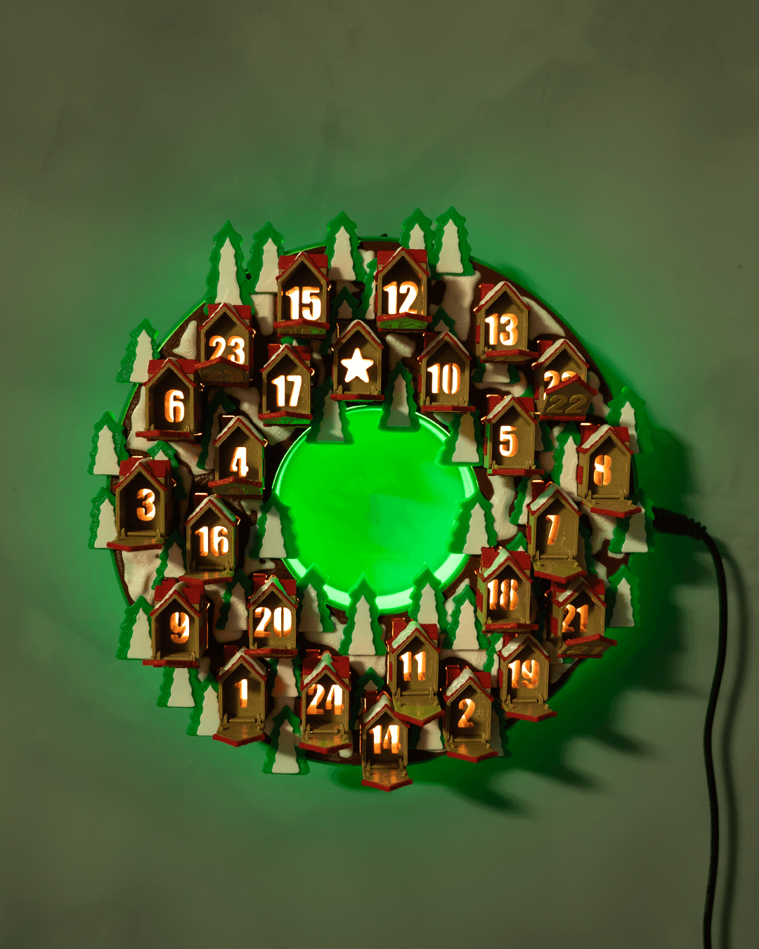 Twinkle Town Wreath Christmas Countdown – 22cm Light-Up Holiday Advent Display - Image 2