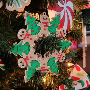 Gingerbread Wreath Ornament – Snowmen or Snowmen & Trees – 5 inches